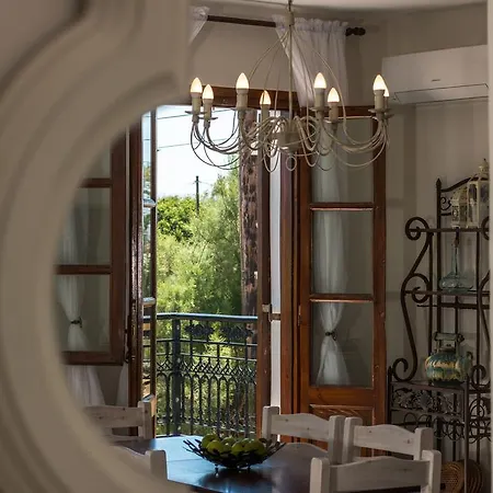 Iliana By The Beach Villa *