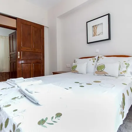 Iliana By The Beach Villa